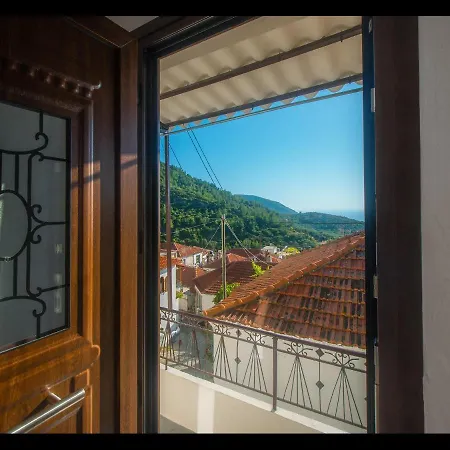 Chez Konstantinos Kallirakhi