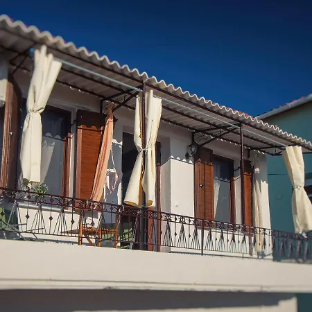 Chez Konstantinos בית נופש *